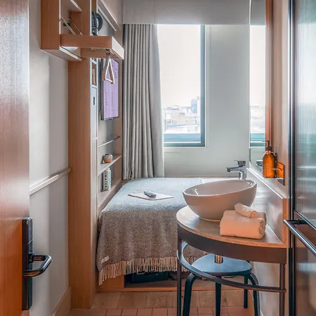 Wren Urban Nest فندق 4*