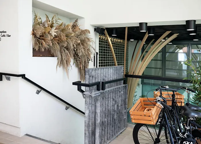 Wren Urban Nest Отель